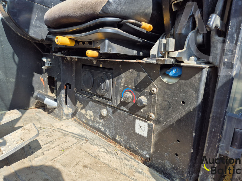 Ekskavator mini JCB 8035: gambar 10