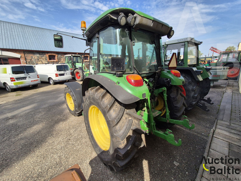 John Deere 5820 - Traktor: gambar 4 John Deere 5820 - Traktor: gambar 4