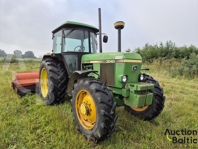 John Deere MFWD - Traktor: gambar 1 John Deere MFWD - Traktor: gambar 1