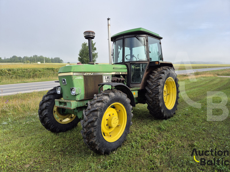 John Deere MFWD - Traktor: gambar 1 John Deere MFWD - Traktor: gambar 1