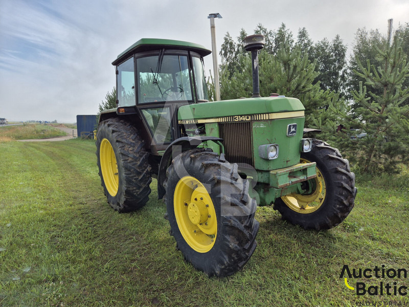 John Deere MFWD - Traktor: gambar 2 John Deere MFWD - Traktor: gambar 2