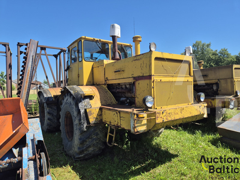 KIROVETS Kirovets K 701 - Traktor: gambar 2 KIROVETS Kirovets K 701 - Traktor: gambar 2