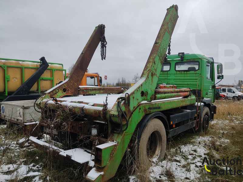 MAN 18.284 - Truk skip loader: gambar 3 MAN 18.284 - Truk skip loader: gambar 3