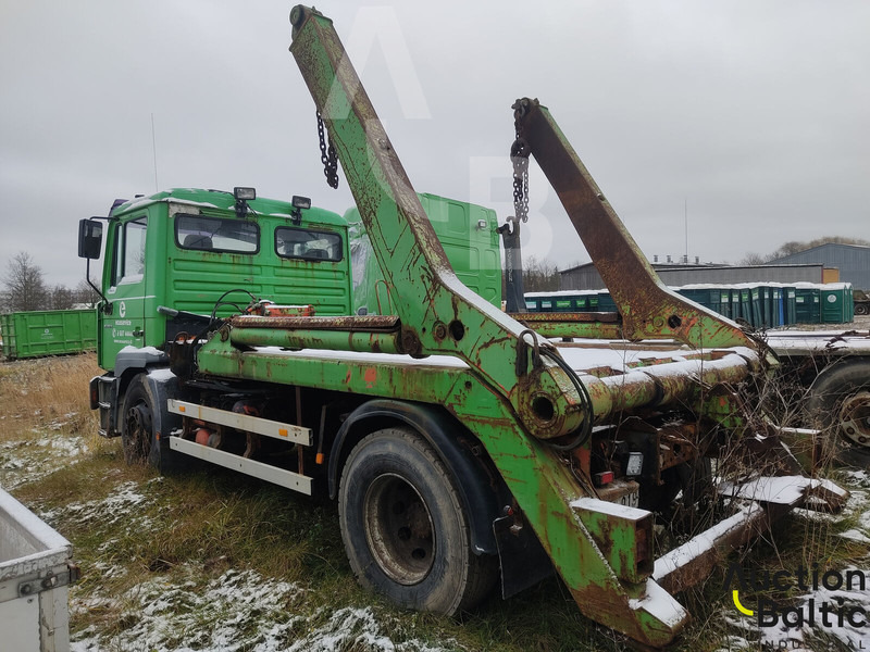 MAN 18.284 - Truk skip loader: gambar 4 MAN 18.284 - Truk skip loader: gambar 4