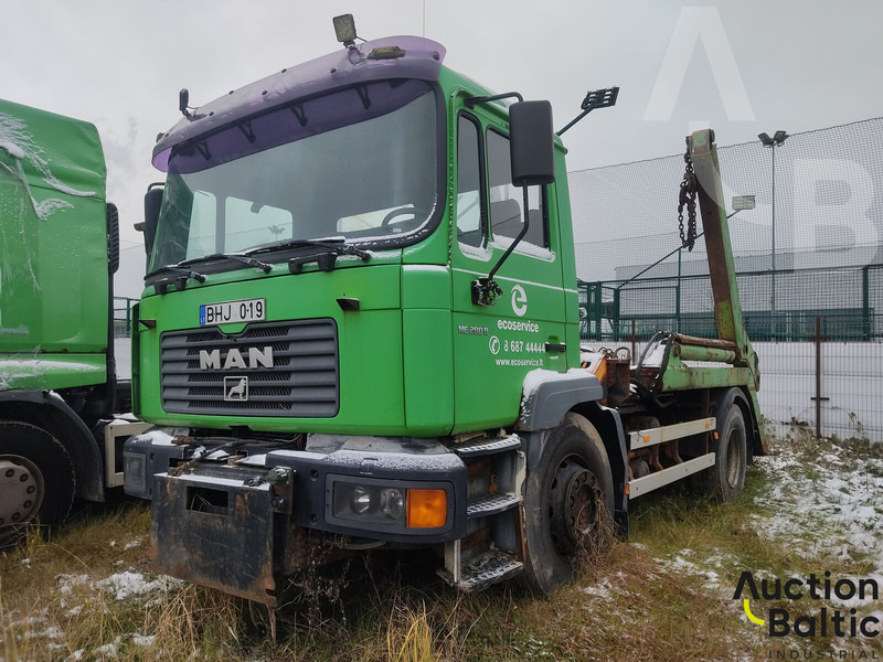 MAN 18.284 - Truk skip loader: gambar 2 MAN 18.284 - Truk skip loader: gambar 2