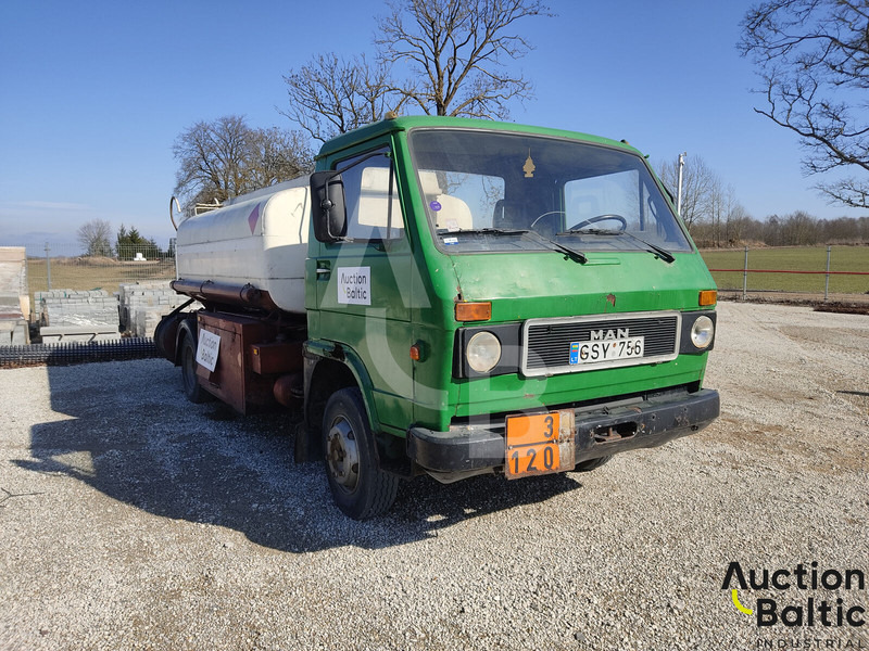 MAN 8.136 - Truk tangki: gambar 2 MAN 8.136 - Truk tangki: gambar 2