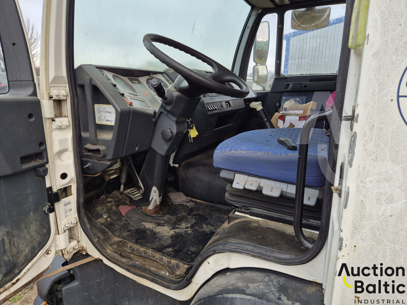 MAN LE 12.220 - Truk flatbed: gambar 5 MAN LE 12.220 - Truk flatbed: gambar 5