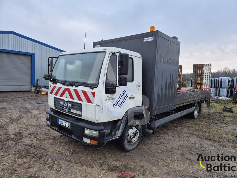 MAN LE 12.220 - Truk flatbed: gambar 1 MAN LE 12.220 - Truk flatbed: gambar 1