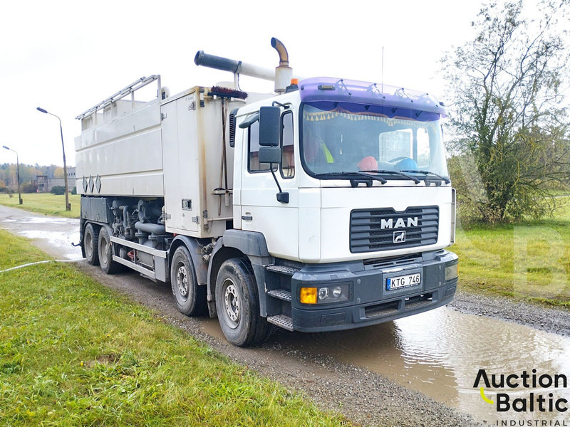 MAN T 46 - Truk vakum: gambar 2 MAN T 46 - Truk vakum: gambar 2