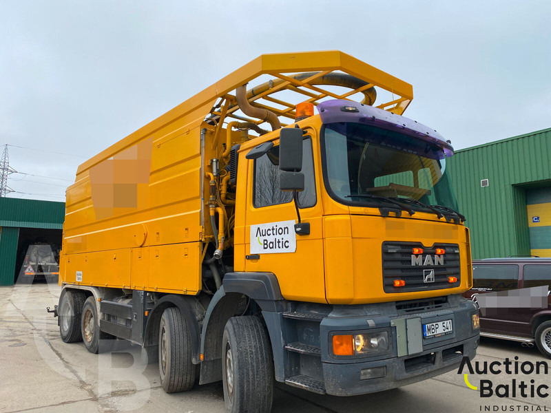 MAN T46 - Truk vakum: gambar 1 MAN T46 - Truk vakum: gambar 1