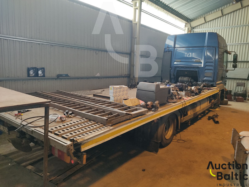 MAN TGL 8.220 4X2 BL - Truk flatbed: gambar 3 MAN TGL 8.220 4X2 BL - Truk flatbed: gambar 3