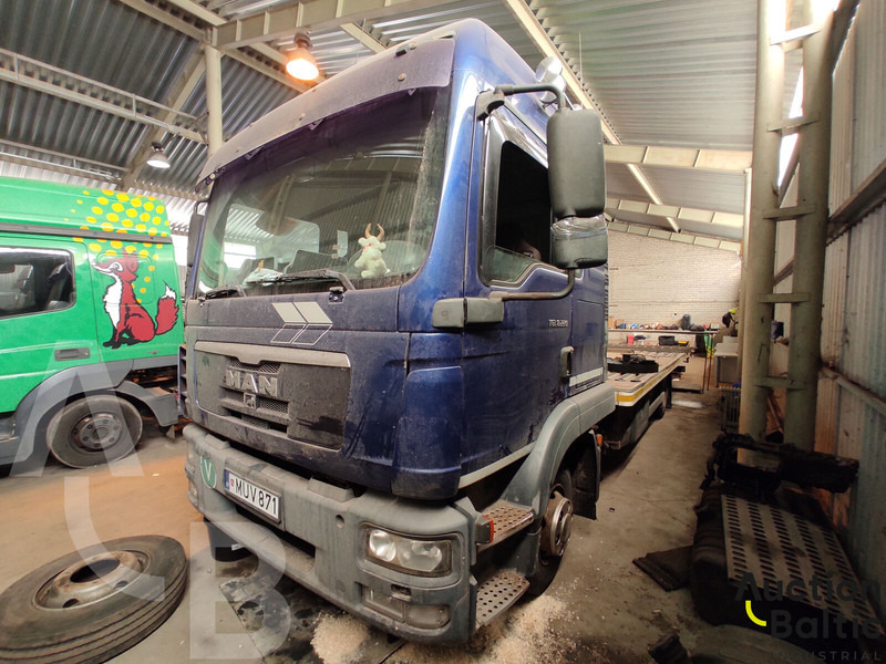 MAN TGL 8.220 4X2 BL - Truk flatbed: gambar 2 MAN TGL 8.220 4X2 BL - Truk flatbed: gambar 2