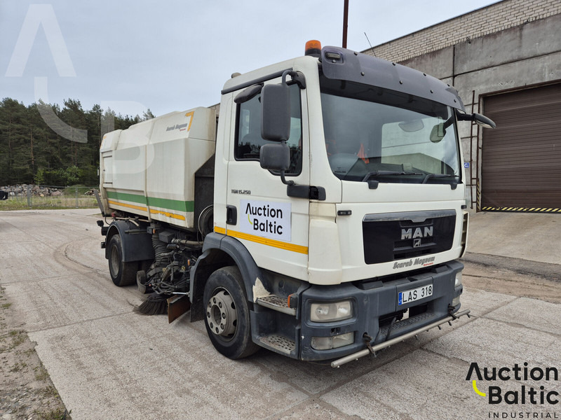 MAN TGM15.250 4X2 BL - Penyapu jalan: gambar 2 MAN TGM15.250 4X2 BL - Penyapu jalan: gambar 2