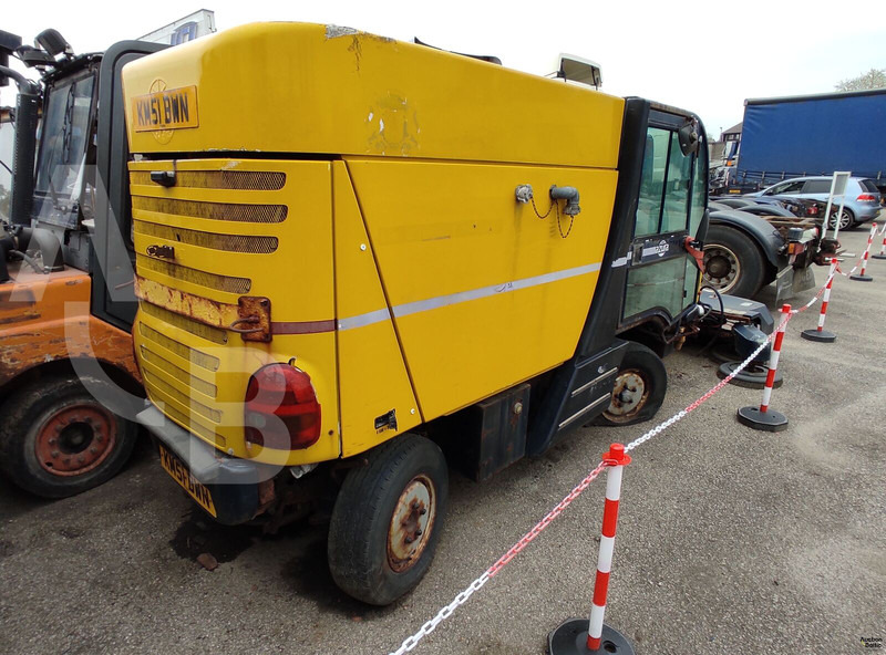 Mathieu Azura - Penyapu jalan: gambar 5 Mathieu Azura - Penyapu jalan: gambar 5