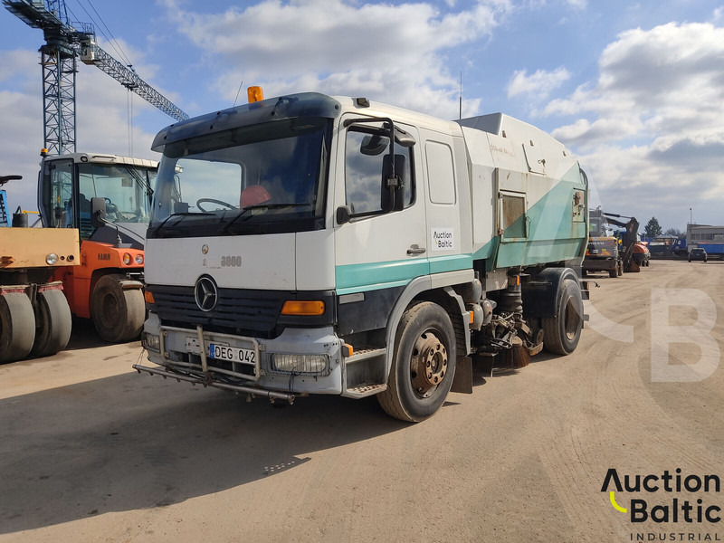 Mercedes-Benz 1517 - Penyapu jalan: gambar 1 Mercedes-Benz 1517 - Penyapu jalan: gambar 1