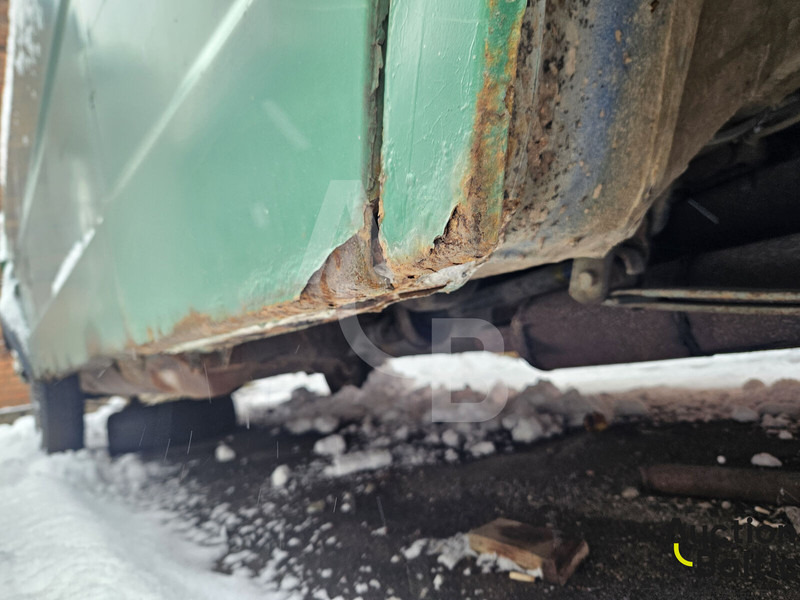 Van kecil Mercedes-Benz 207D: gambar 17 Van kecil Mercedes-Benz 207D: gambar 17