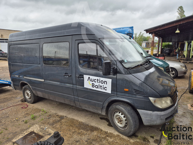 Mercedes-Benz 216 - Van kecil: gambar 2 Mercedes-Benz 216 - Van kecil: gambar 2