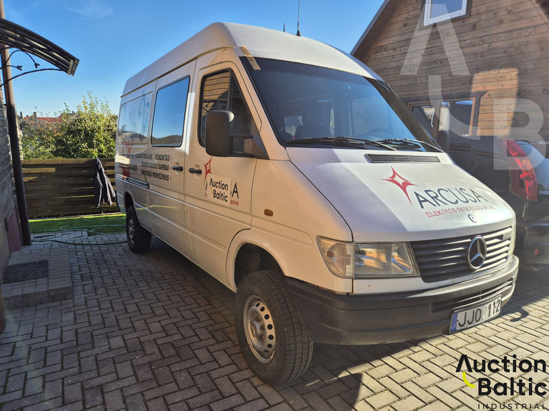 Mercedes-Benz 300-serie 312 D - Van panel: gambar 2 Mercedes-Benz 300-serie 312 D - Van panel: gambar 2