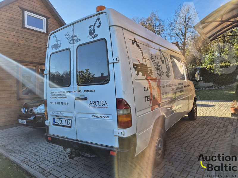 Mercedes-Benz 300-serie 312 D - Van panel: gambar 4 Mercedes-Benz 300-serie 312 D - Van panel: gambar 4