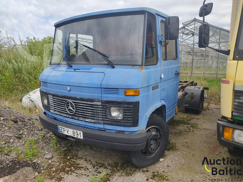 Mercedes-Benz 608 - Truk sasis: gambar 1 Mercedes-Benz 608 - Truk sasis: gambar 1