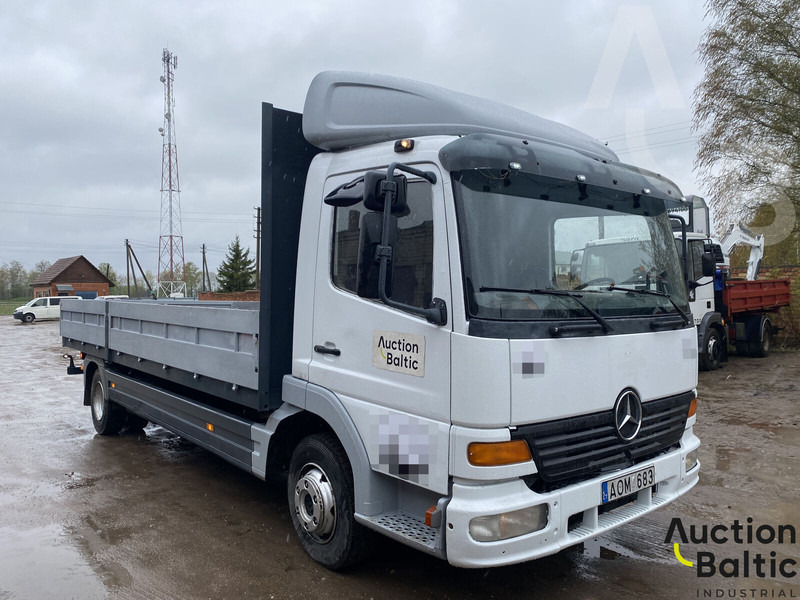 Mercedes-Benz 815 - Truk flatbed: gambar 2 Mercedes-Benz 815 - Truk flatbed: gambar 2