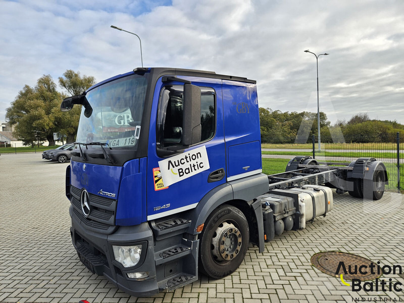 Mercedes-Benz Actros 1843 - Truk sasis: gambar 3 Mercedes-Benz Actros 1843 - Truk sasis: gambar 3