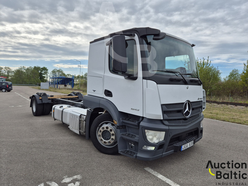 Mercedes-Benz Actros 1843 - Truk sasis: gambar 2 Mercedes-Benz Actros 1843 - Truk sasis: gambar 2