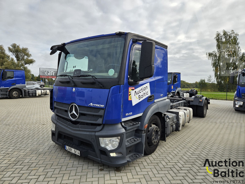Mercedes-Benz Actros 1843 - Truk sasis: gambar 2 Mercedes-Benz Actros 1843 - Truk sasis: gambar 2