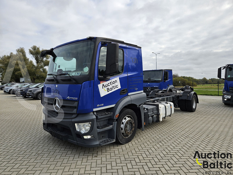 Mercedes-Benz Actros 1843 - Truk sasis: gambar 2 Mercedes-Benz Actros 1843 - Truk sasis: gambar 2