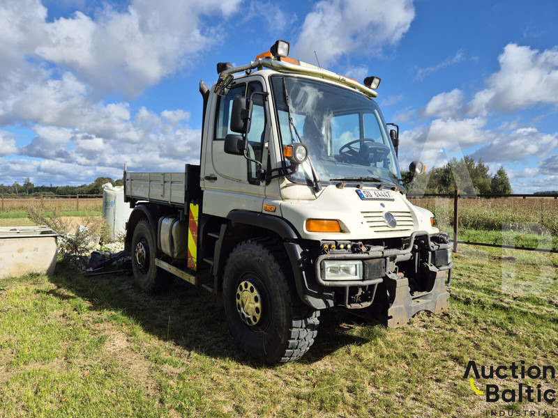 Mercedes-Benz Unimog U 400 - Truk jungkit: gambar 2 Mercedes-Benz Unimog U 400 - Truk jungkit: gambar 2