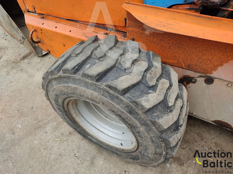 Skid steer New Holland LS 185 B: gambar 16