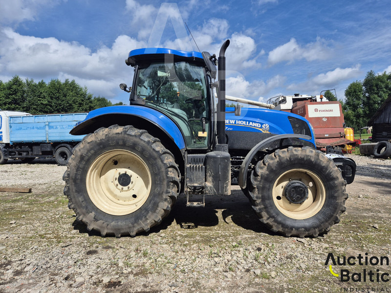 New Holland T 7.210 - Traktor: gambar 3 New Holland T 7.210 - Traktor: gambar 3