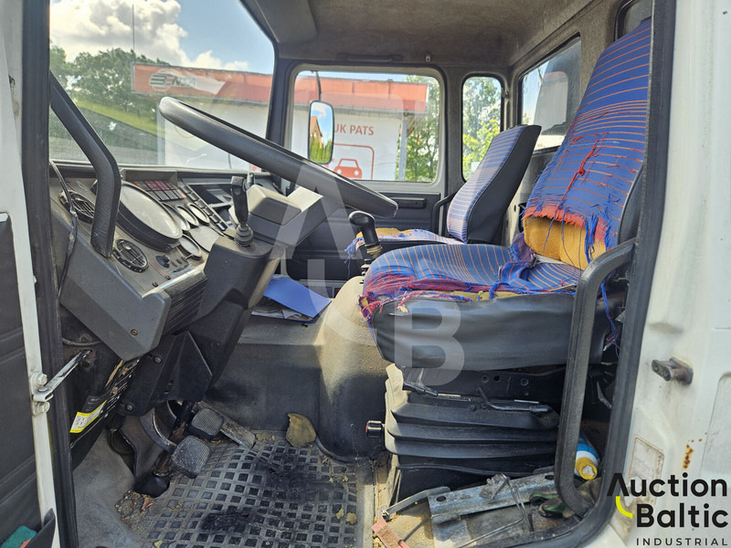 Renault Midliner S 150 - Truk tangki: gambar 4 Renault Midliner S 150 - Truk tangki: gambar 4