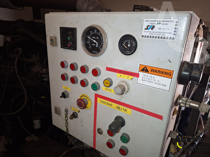 Renault Midlum 180.08 - Truk vakum: gambar 5 Renault Midlum 180.08 - Truk vakum: gambar 5