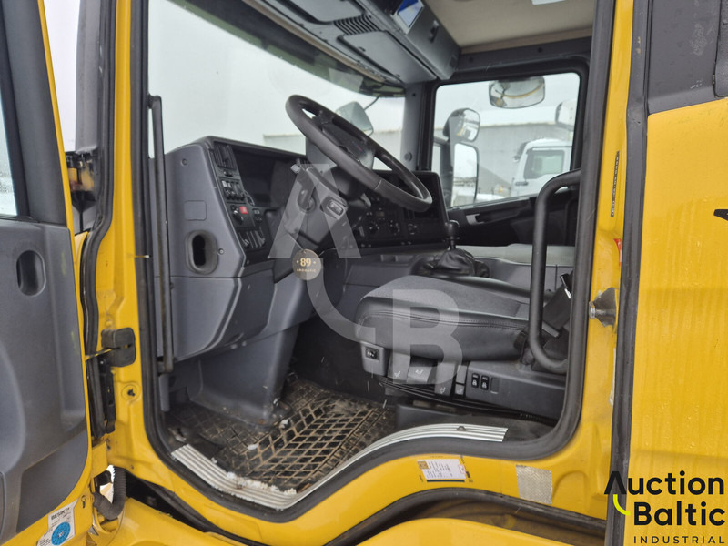 Scania P 230 - Mobil derek: gambar 5 Scania P 230 - Mobil derek: gambar 5