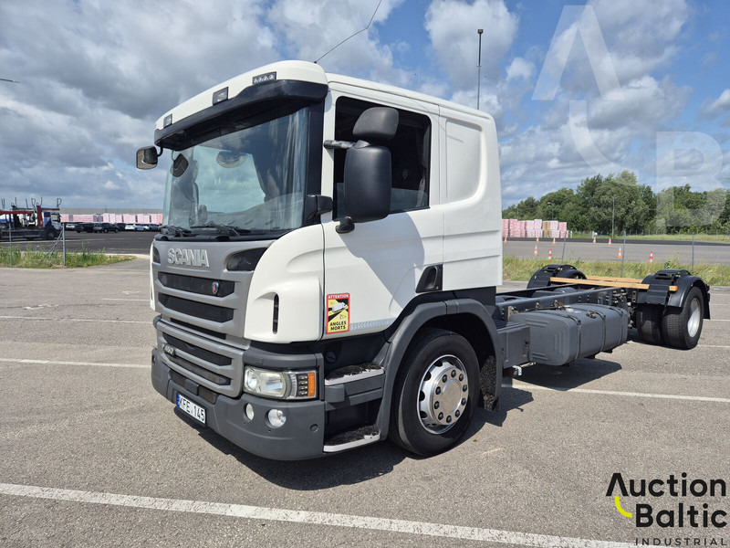 Scania P 450 - Truk sasis: gambar 1 Scania P 450 - Truk sasis: gambar 1