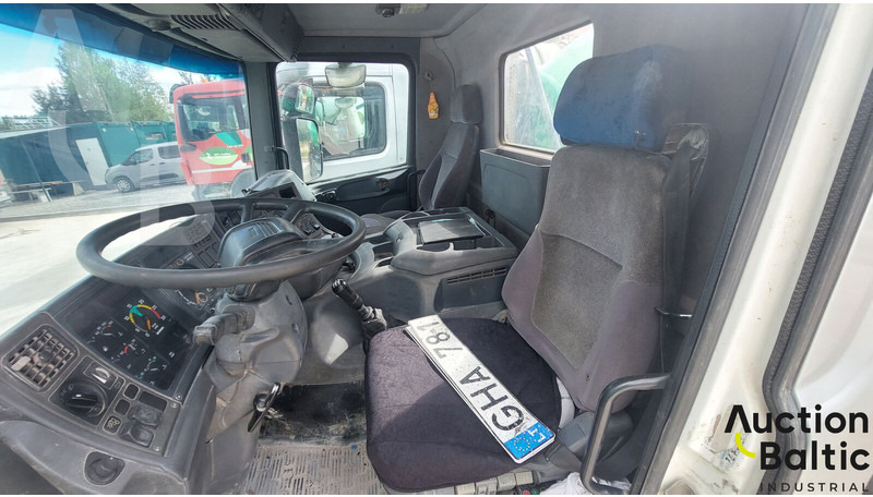 Scania P 94 GB - Truk pengaduk beton: gambar 5 Scania P 94 GB - Truk pengaduk beton: gambar 5