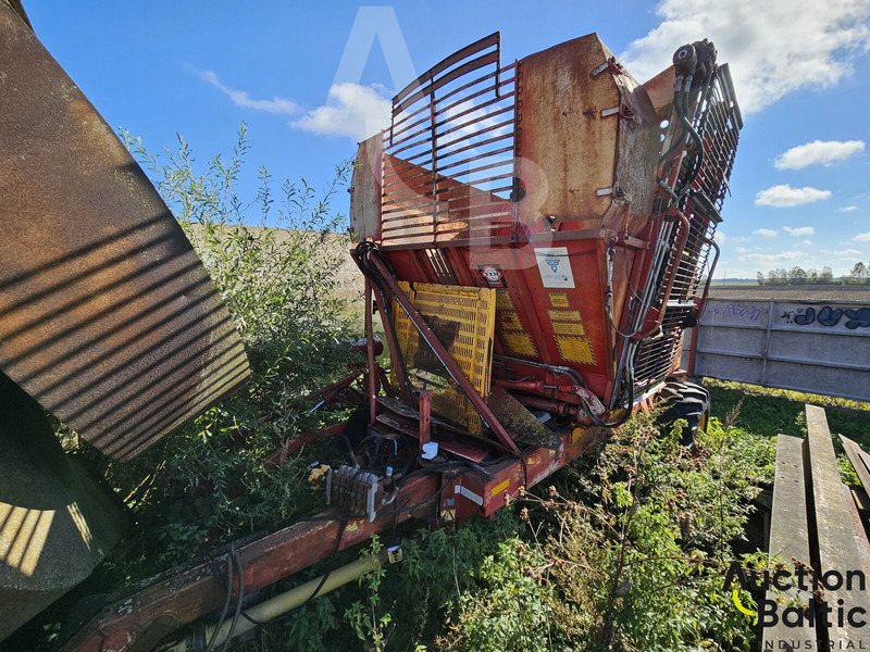 TIM Sugar beet harvester - Pemanen gabungan: gambar 4 TIM Sugar beet harvester - Pemanen gabungan: gambar 4