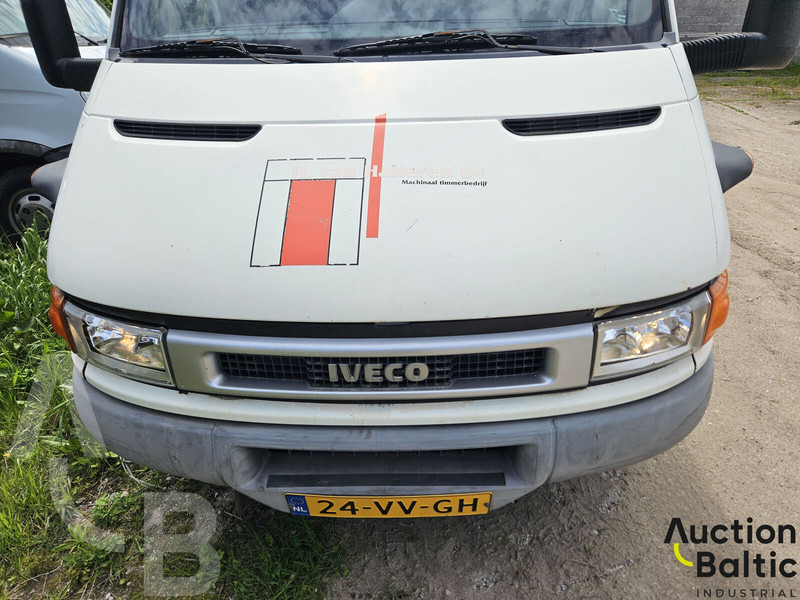 Iveco 40 C - Tractor head: gambar 5 Iveco 40 C - Tractor head: gambar 5