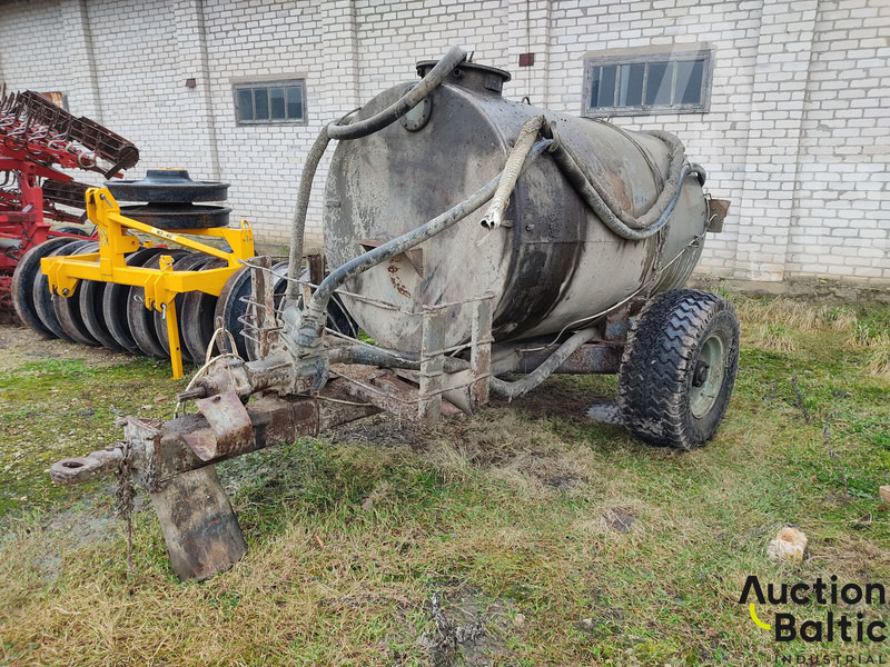 Trailer - tank - Trailer jungkit: gambar 1 Trailer - tank - Trailer jungkit: gambar 1