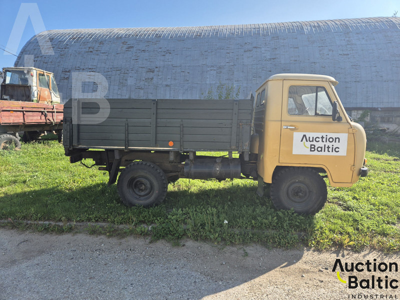 UAZ UAZ 3303 - Van flatbed: gambar 3 UAZ UAZ 3303 - Van flatbed: gambar 3