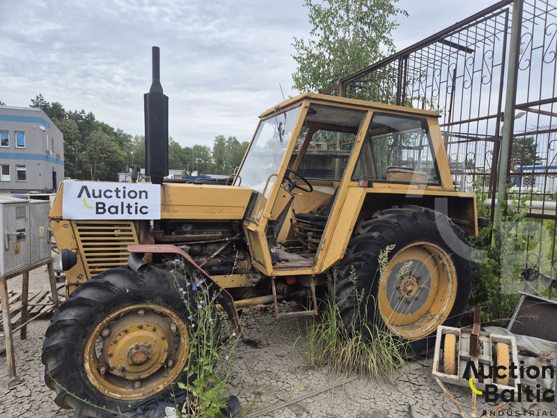 Ursus C-385A - Traktor: gambar 1 Ursus C-385A - Traktor: gambar 1
