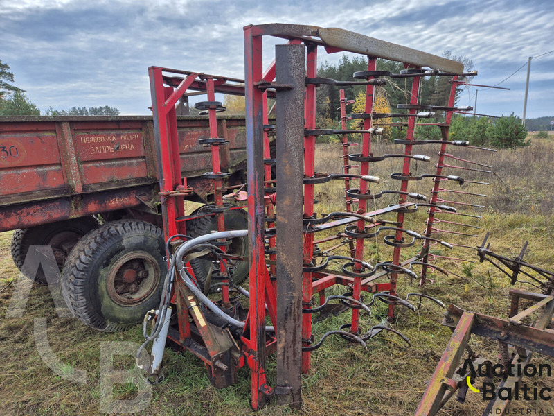 Vaderstad Cultivator - Petani: gambar 1 Vaderstad Cultivator - Petani: gambar 1