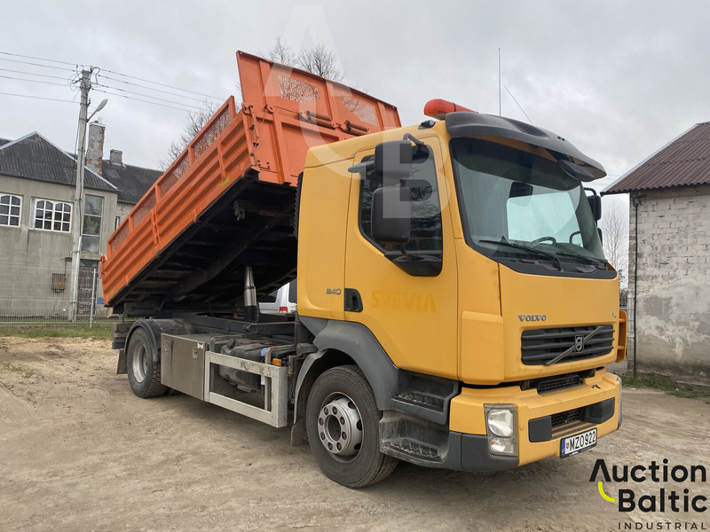 Volvo FL 240 4x2 - Truk jungkit: gambar 1 Volvo FL 240 4x2 - Truk jungkit: gambar 1