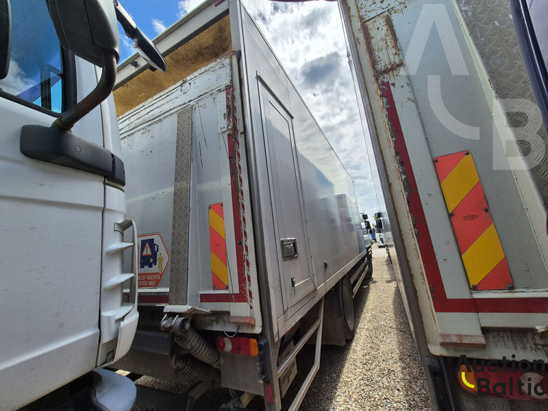 Volvo FL240 - Truk box: gambar 3 Volvo FL240 - Truk box: gambar 3