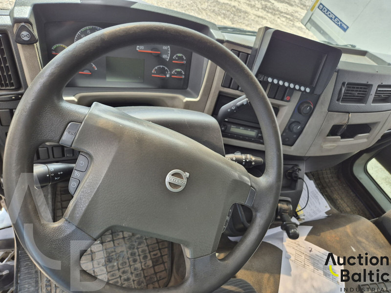 Volvo FL240 - Truk box: gambar 5 Volvo FL240 - Truk box: gambar 5