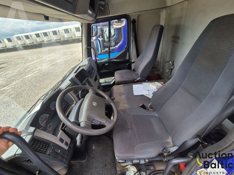 Volvo FL240 - Truk box: gambar 4 Volvo FL240 - Truk box: gambar 4