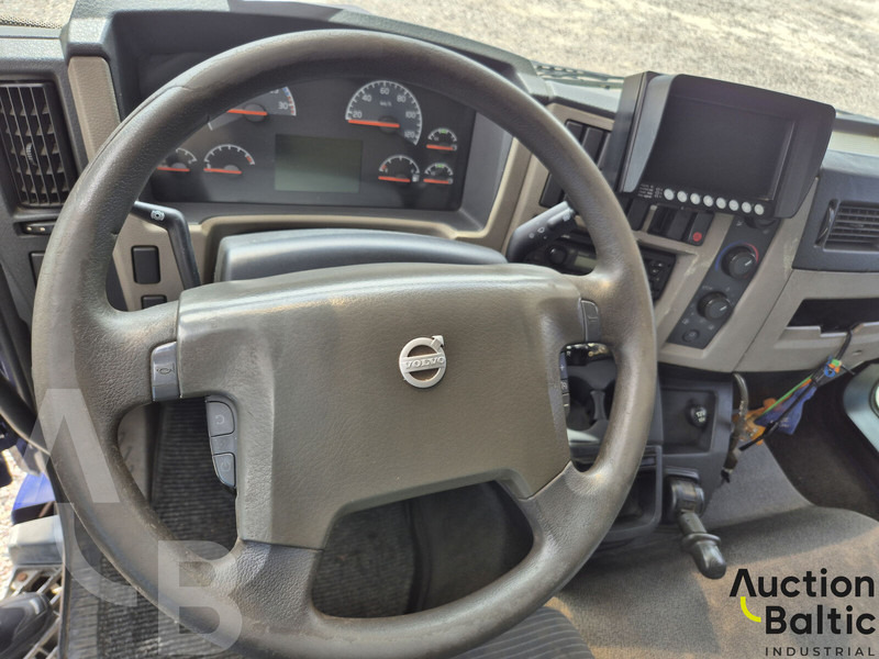 Volvo FL240 - Truk box: gambar 5 Volvo FL240 - Truk box: gambar 5
