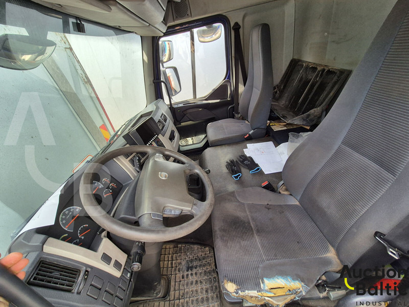 Volvo FL240 - Truk box: gambar 4 Volvo FL240 - Truk box: gambar 4