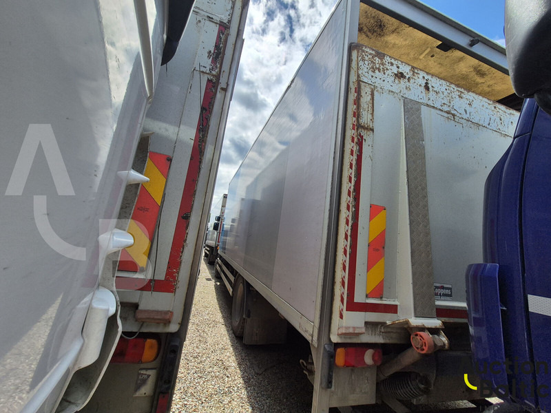 Volvo FL240 - Truk box: gambar 3 Volvo FL240 - Truk box: gambar 3